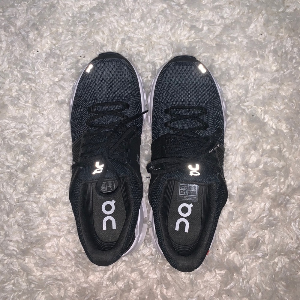 On cloud Cloud-swift shoes